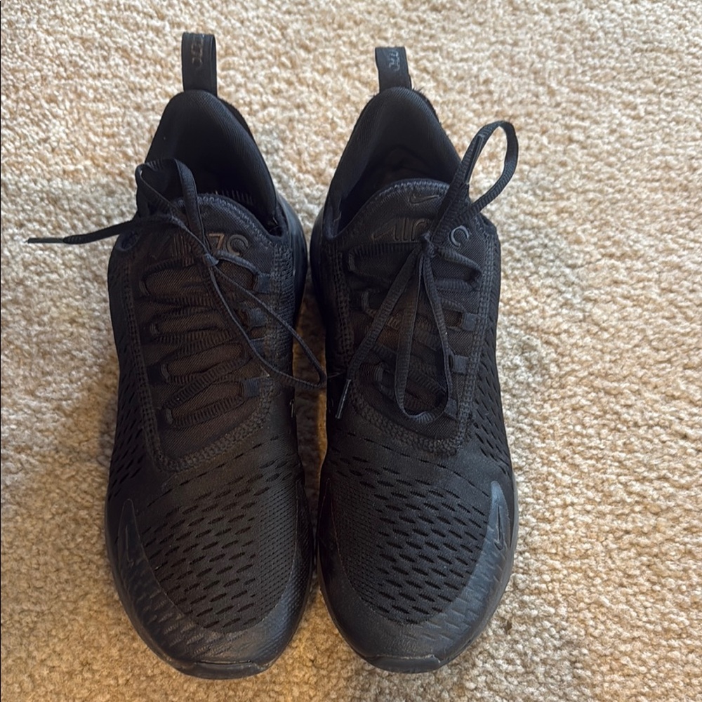 Nike Black AirMax 270 men size 10.5
